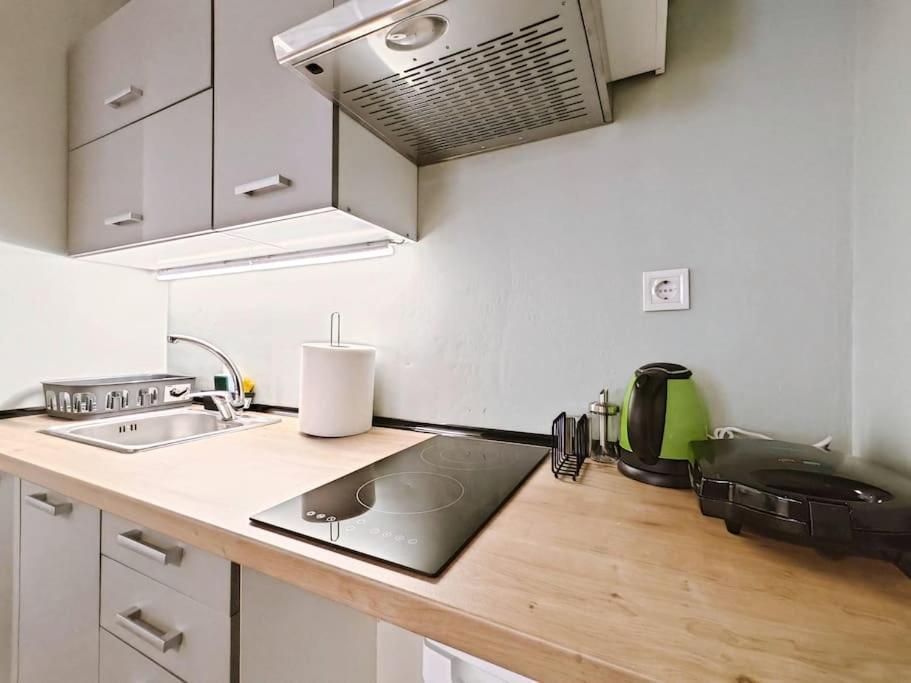 Apartament 5Min Metro, Sotiria, Iatriko, Semi-Basement Ateny Zewnętrze zdjęcie